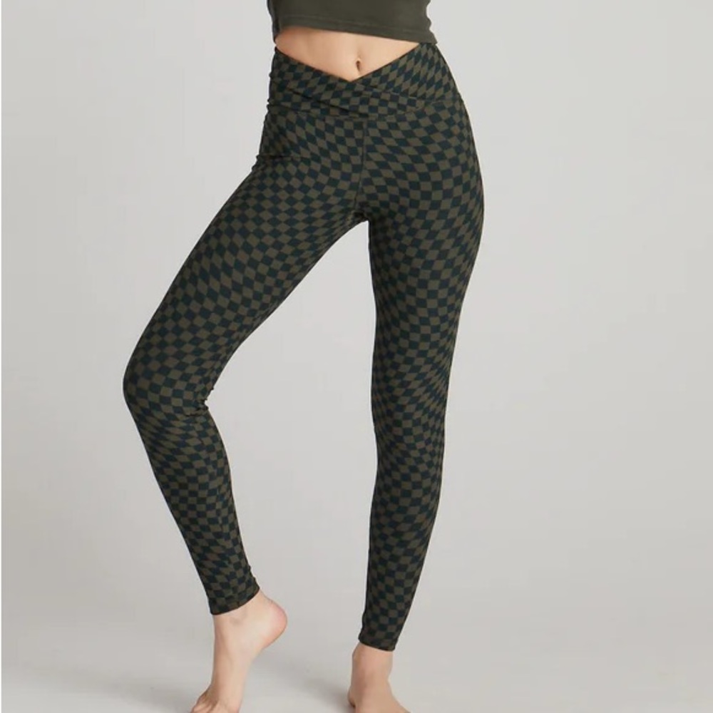TOP AND BOTTOM Strut This Stevie Leggings and Jolie Bra SOLD OUT COLOR